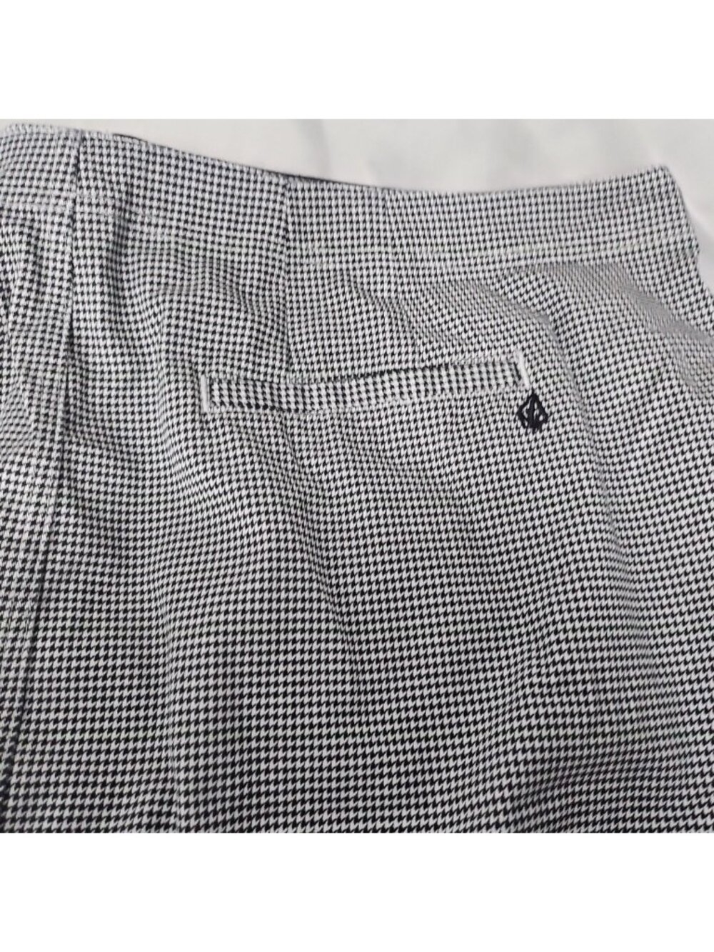Volcom Womens Plus Size 18W Houndstooth Mini Skirt NWT Front Zip Black Academia - Picture 7 of 14